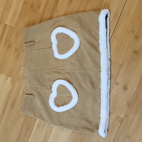 SHEIN X Care Bears Plus Embroidery Cartoon Pattern Contrast Fuzzy Trim Corduroy - Picture 9 of 11